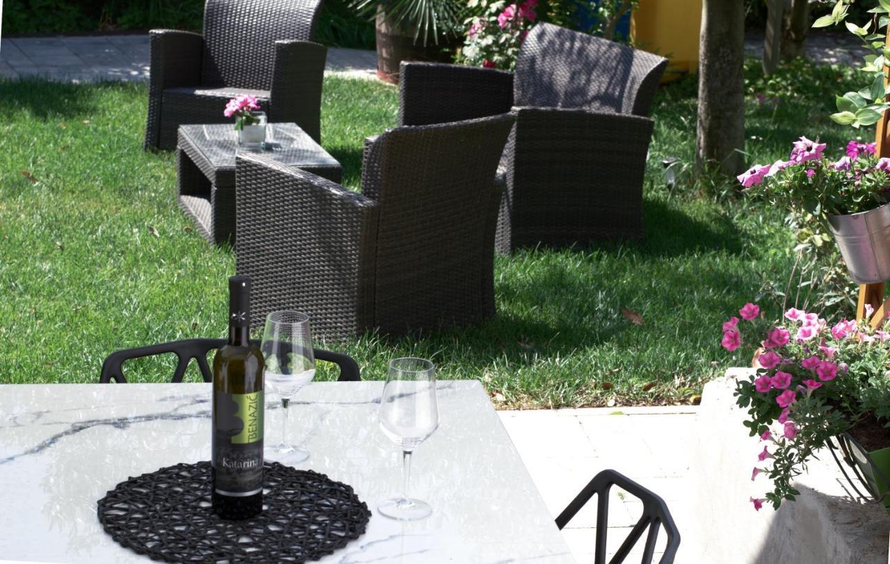 Wine Garden Holiday Home Пула Экстерьер фото