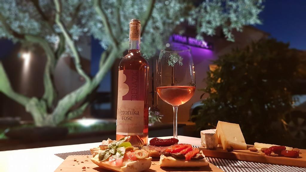 Wine Garden Holiday Home Пула Экстерьер фото